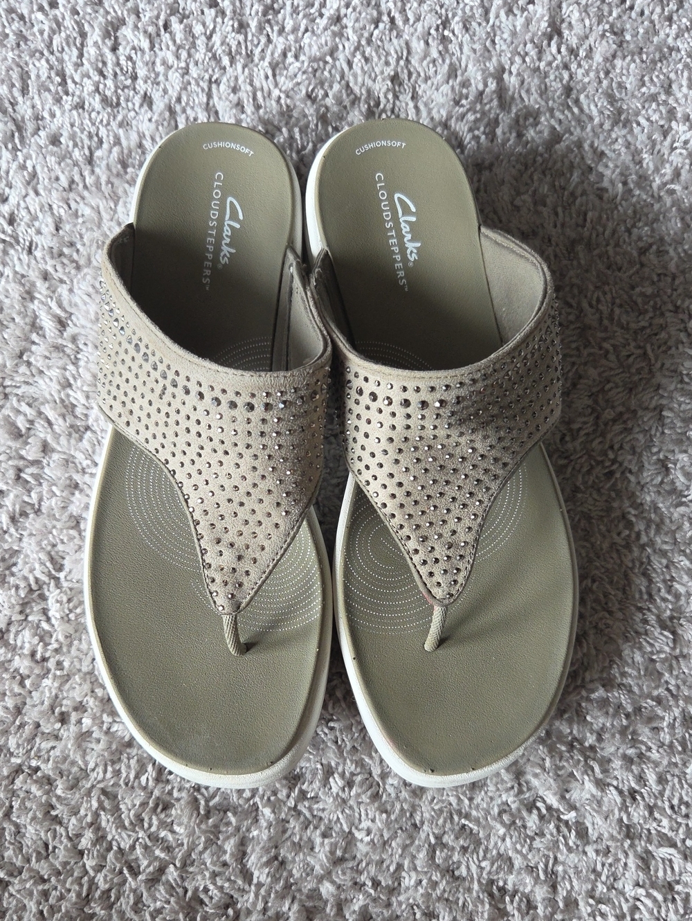 Clarks Cloudsteppers Women's Greenish Taupe Rhinestone Thong Sandals